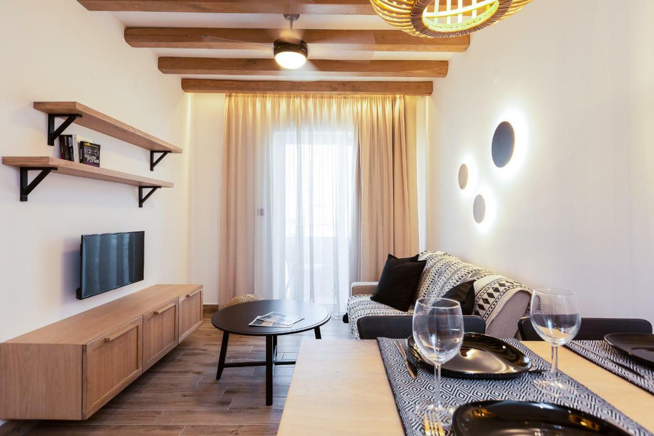 Theros Rethymno  Luaran gambar